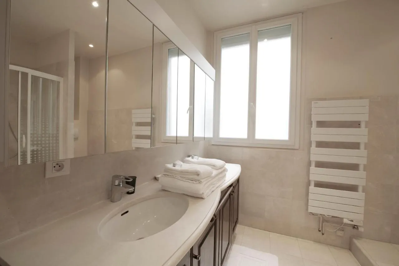 La Villa Paris - B&B 2*,
